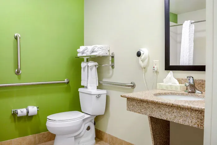Sleep Inn & Suites Milwaukee Airport 5