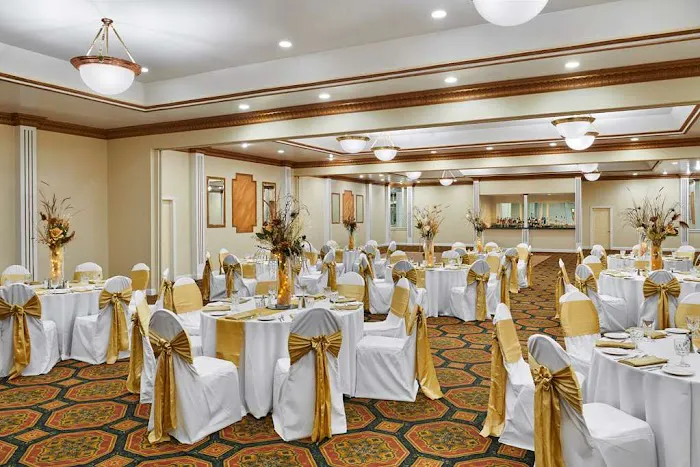 Best Western Plus Milwaukee Airport Hotel & Conference Center 5
