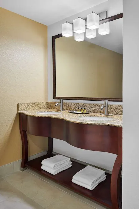 Best Western Plus Milwaukee Airport Hotel & Conference Center 5