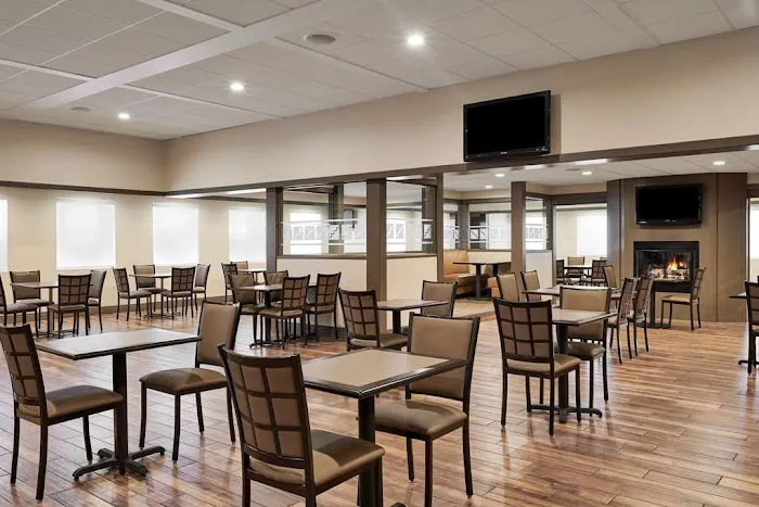 Best Western Plus Milwaukee Airport Hotel & Conference Center 5