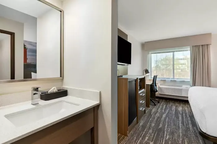 Clarion Pointe 5