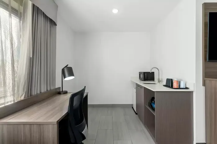 Clarion Pointe 5