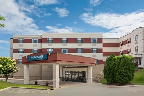 Four Points by Sheraton Milwaukee Airport 5
