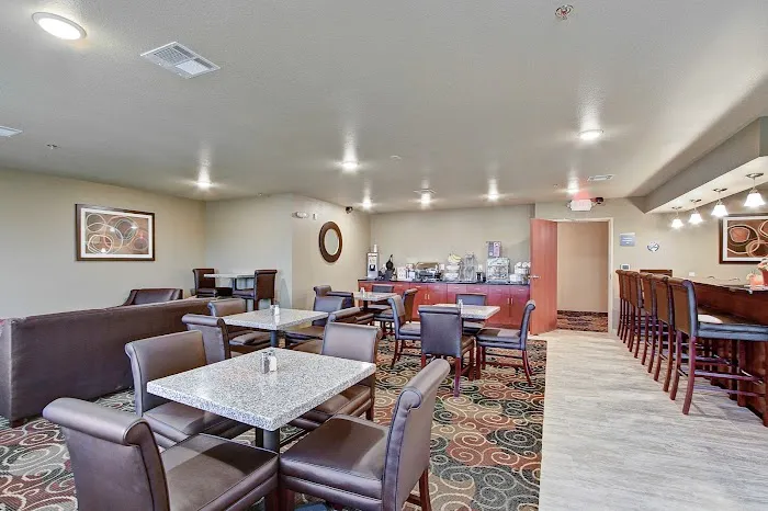 Cobblestone Hotel & Suites - Pulaski 4
