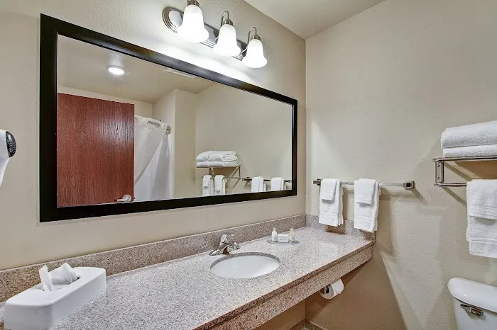 Cobblestone Hotel & Suites - Pulaski 4