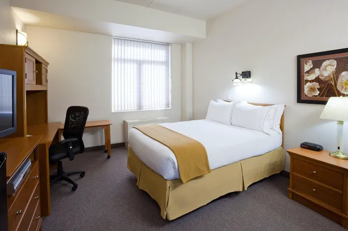 IHG Army Hotels Anderson Hall 4