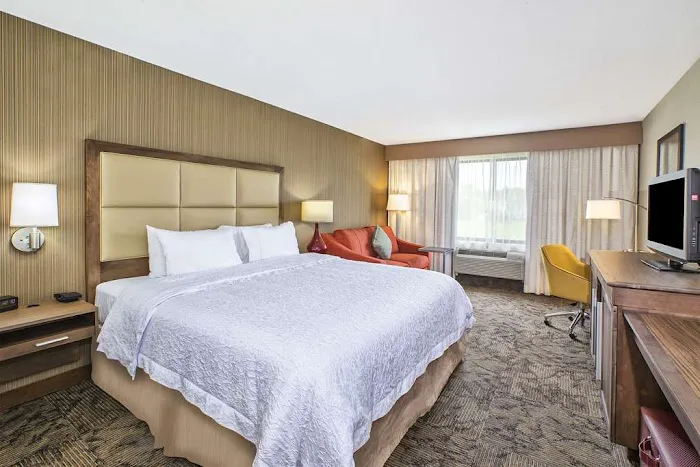 Hampton Inn Tomah 4