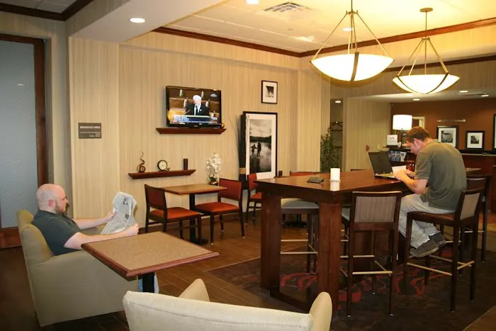 Hampton Inn Tomah 4