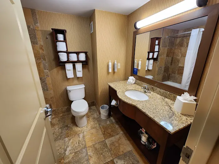 Hampton Inn Tomah 4