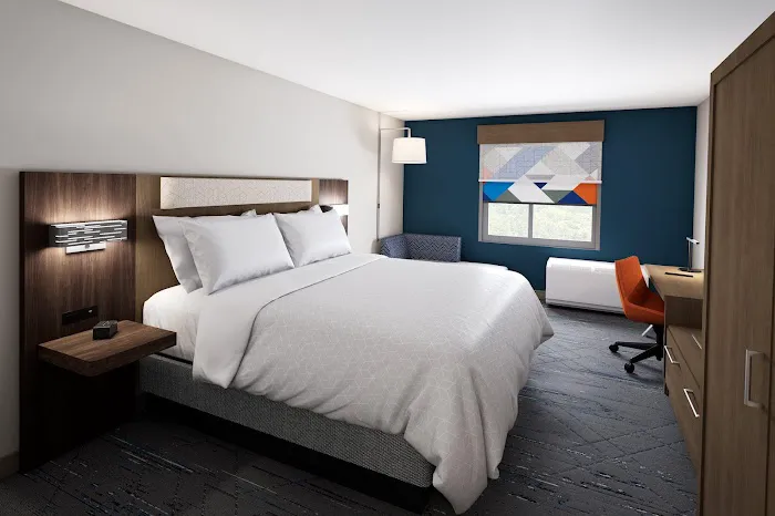 Holiday Inn Express & Suites Tomah by IHG 4