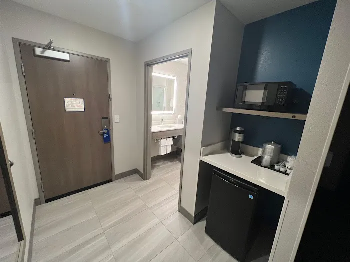 Holiday Inn Express & Suites Tomah by IHG 4