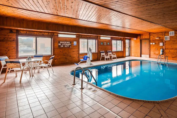 Quality Inn 4