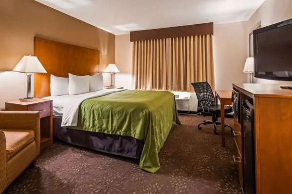 Quality Inn 4