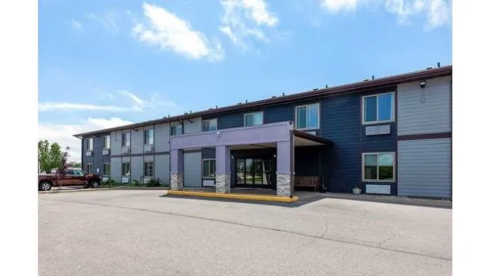 Clarion Pointe Tomah 4