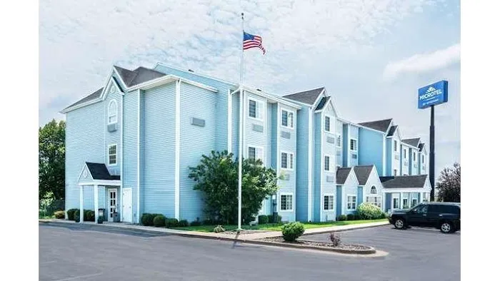 Microtel Inn & Suites by Wyndham Tomah 4