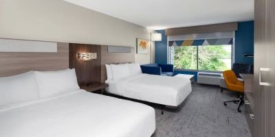 Holiday Inn Express & Suites Reedsburg – Dells Area by IHG