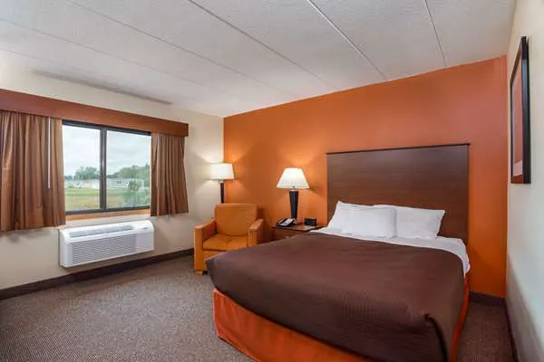 AmericInn by Wyndham Tomah 4