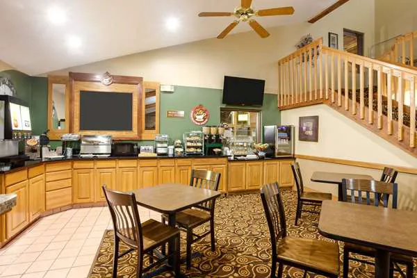AmericInn by Wyndham Tomah 4