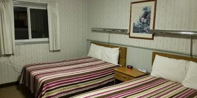 Crest Inn