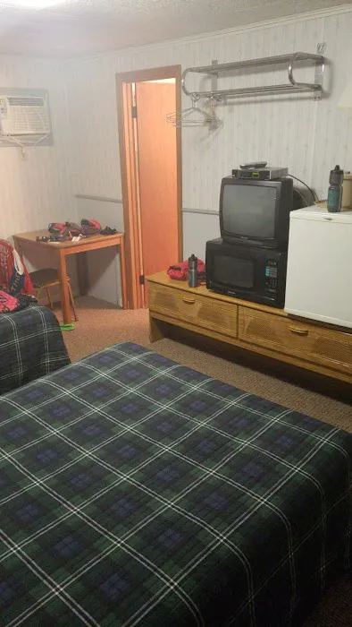 Crest Inn 4