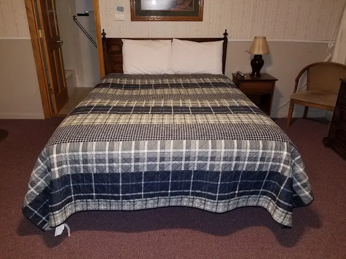 Crest Inn 4