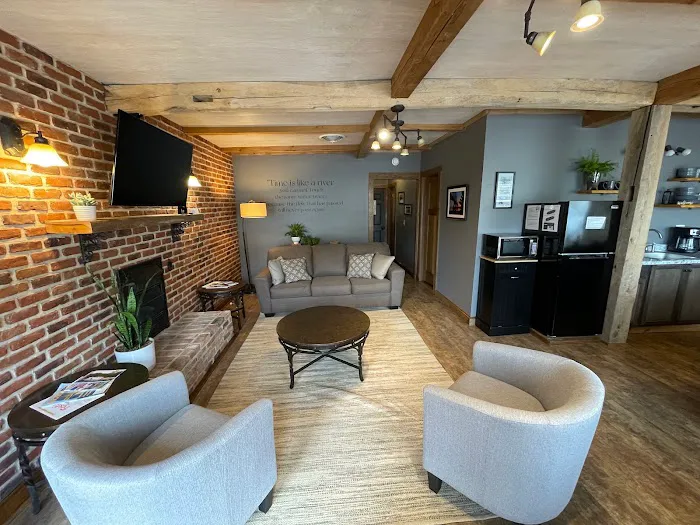Backwater Suites 4