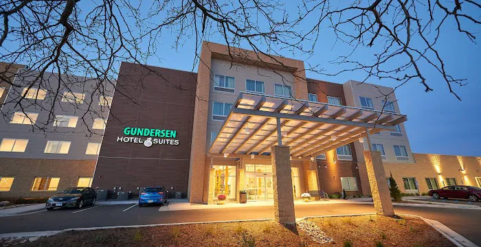 Gundersen Hotel and Suites 5