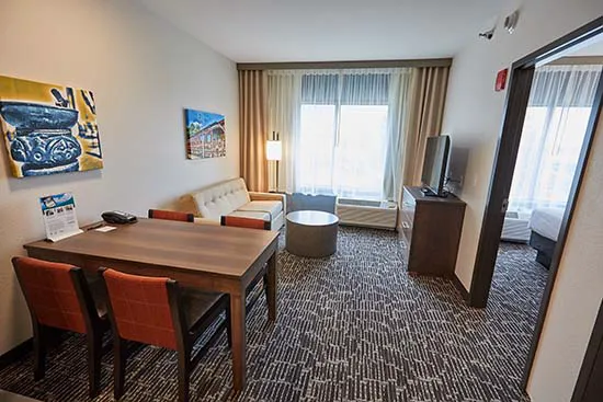Gundersen Hotel and Suites 5