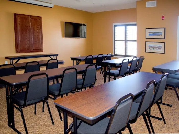GrandStay Hotel & Suites La Crosse 4
