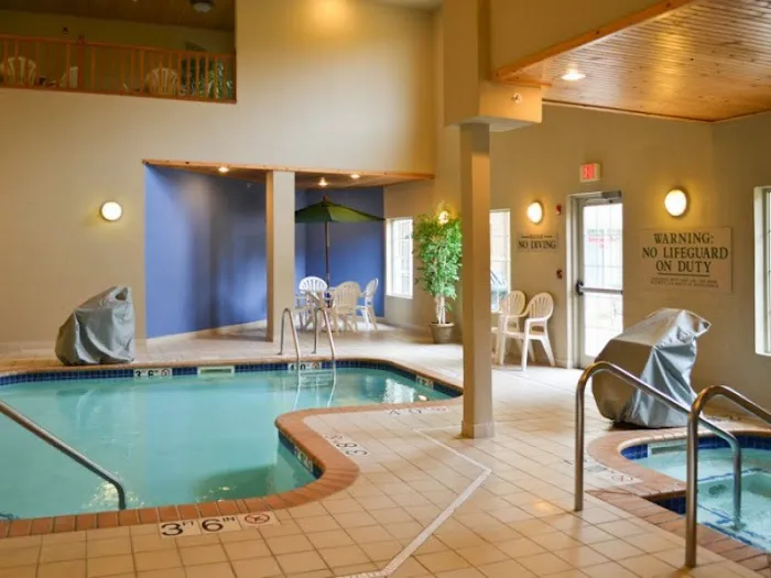 GrandStay Hotel & Suites La Crosse 4