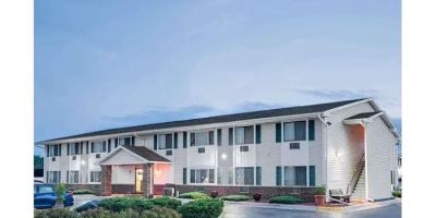 Super 8 by Wyndham Tomah Wisconsin