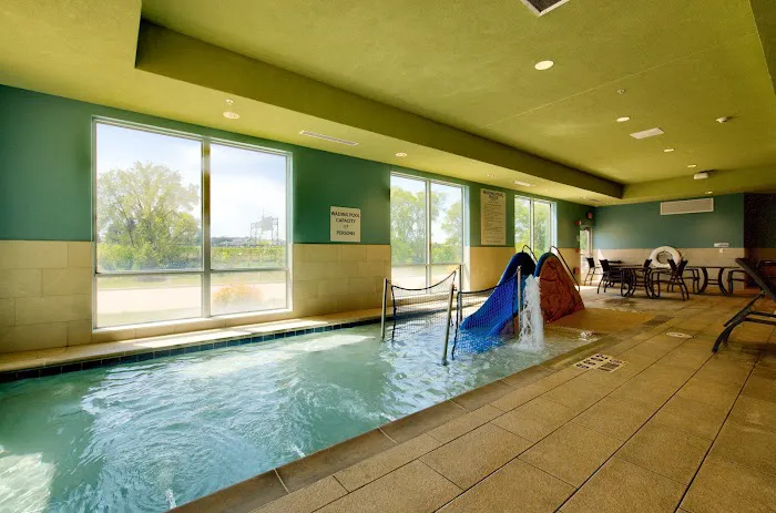 Holiday Inn Express & Suites Onalaska - La Crosse, an IHG Hotel 4