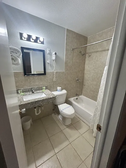 Onalaska Inn 4
