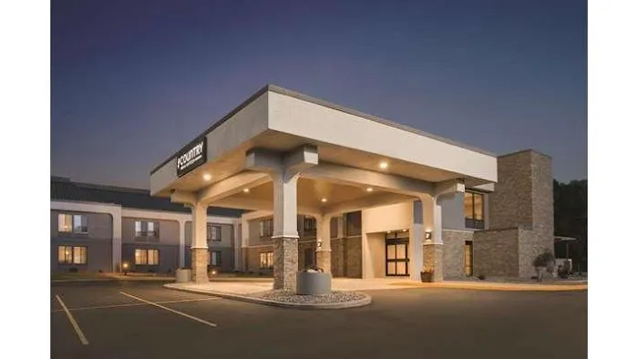 Country Inn & Suites by Radisson, La Crosse, WI 4