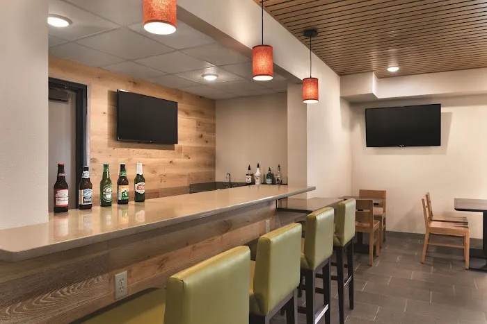 Country Inn & Suites by Radisson, La Crosse, WI 4