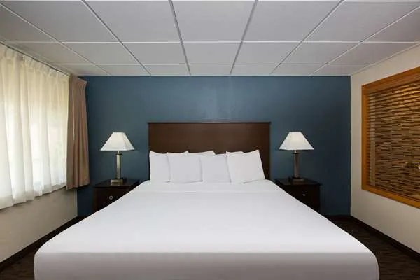 AmericInn by Wyndham La Crosse Riverfront Conference Center 4