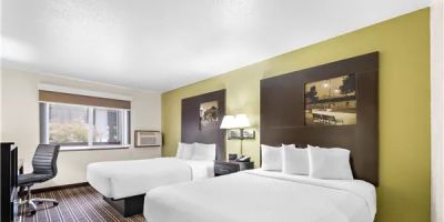 Super 8 by Wyndham La Crosse