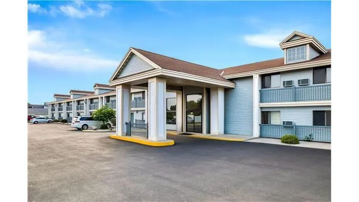 Super 8 by Wyndham La Crosse 4