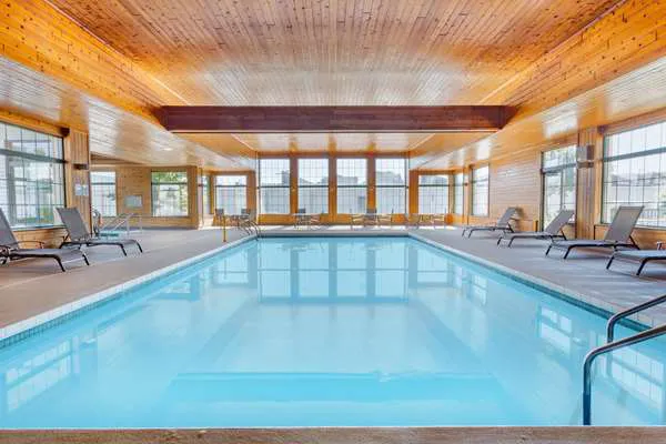 Super 8 by Wyndham La Crosse 4