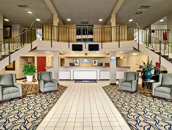 Norwood Inn & Suites La Crosse 4