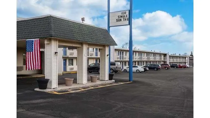 Rodeway Inn 4