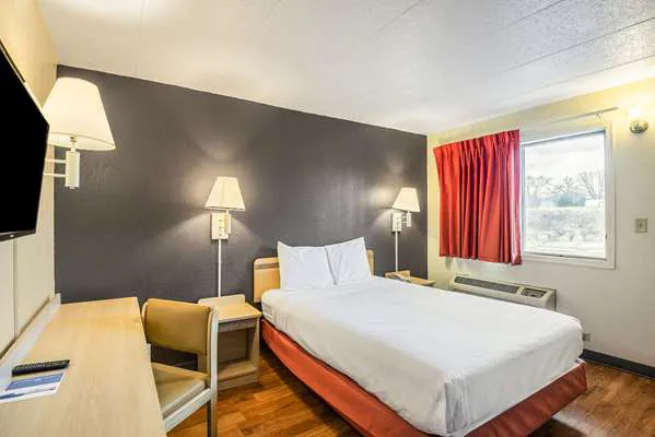 Rodeway Inn 4