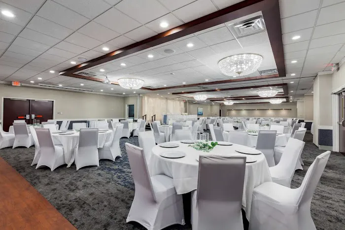 Best Western Plus Dubuque Hotel & Conference Center 4