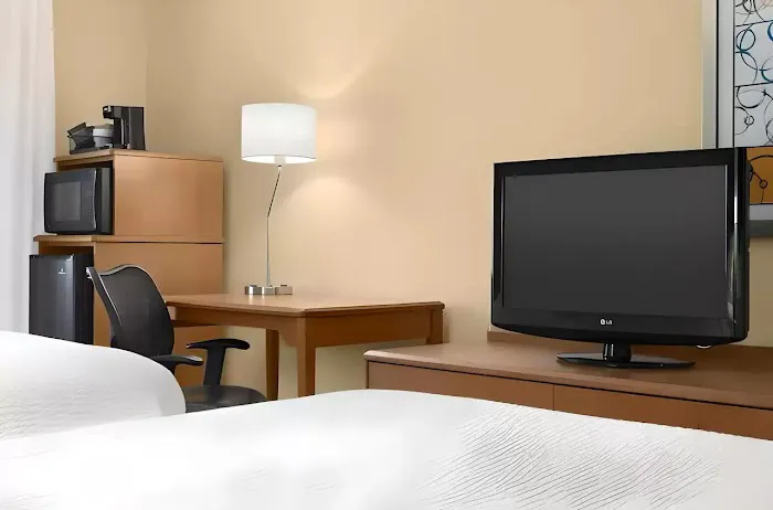 Dubuque Inn & Suites 4