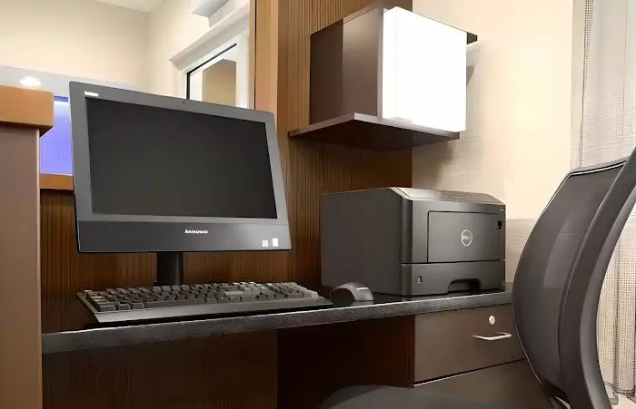 Dubuque Inn & Suites 4