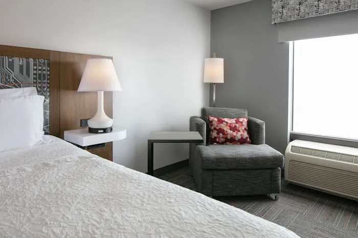 Hampton Inn Dubuque 4