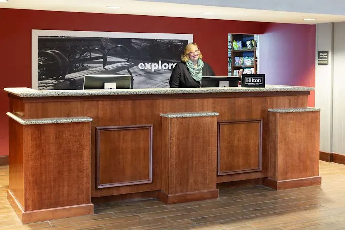 Hampton Inn Dubuque 4