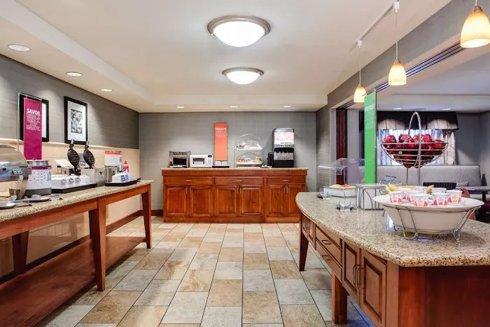Hampton Inn Dubuque 4