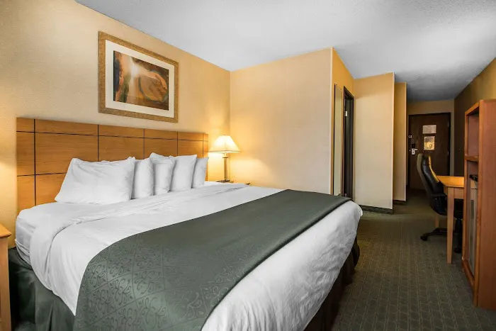 Quality Inn Dubuque on Hwy 20 4