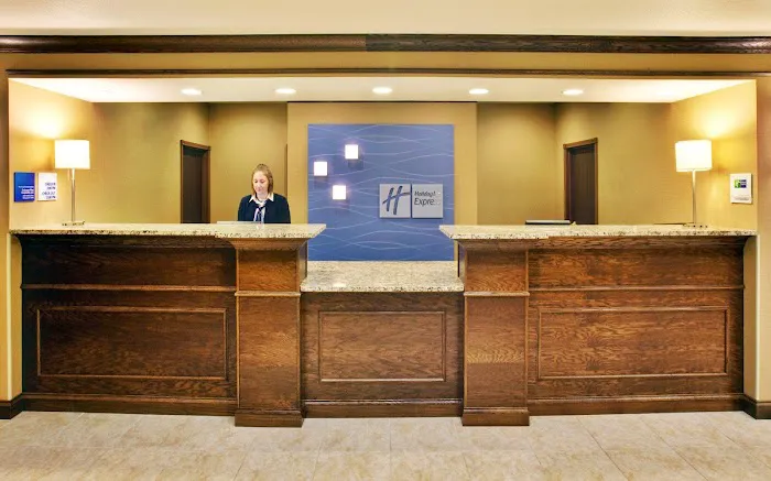 Holiday Inn Express & Suites Dubuque-West by IHG 4